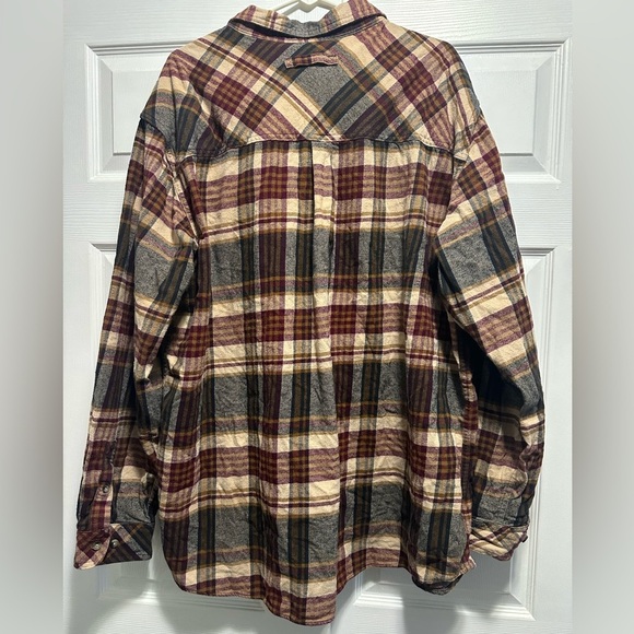 Legendary Whitetails Men's Buck Camp Flannel Shirt Burgundy 3XT - Picture 2 of 5